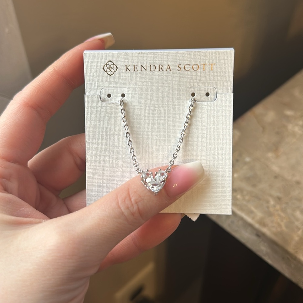 Kendra Scott Katy Silver Heart Short Pendant - Sold Out